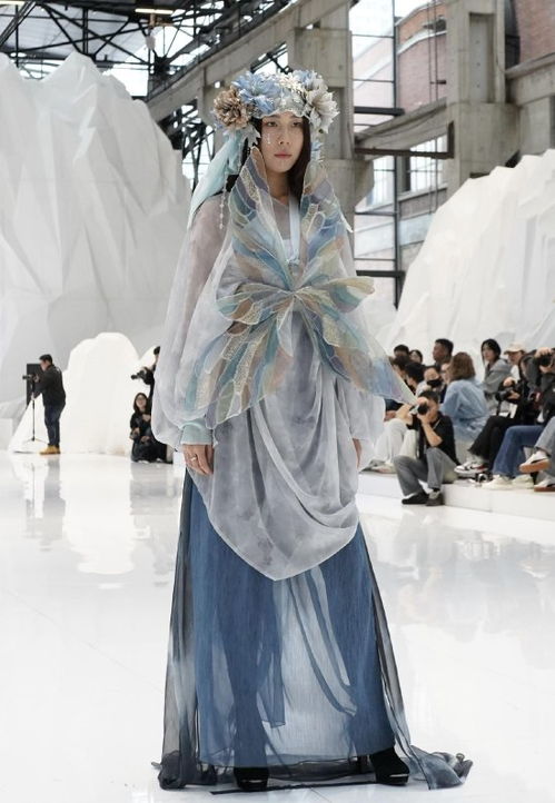 服裝與服飾設(shè)計(jì)專業(yè)2024屆畢業(yè)作品發(fā)布會(huì)圓滿落幕